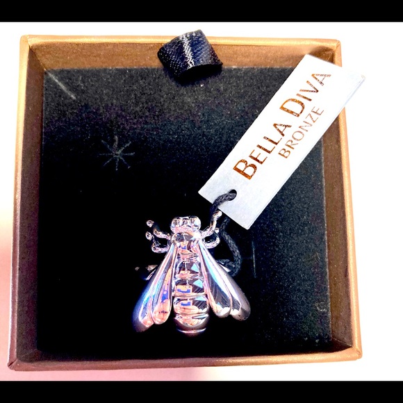 NWT Bella Diva Bee ring. Size 7 - Picture 1 of 9